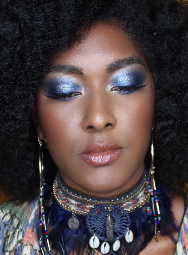 Maquillage peau ébène : Techniques professionnelles pour sublimer les carnations foncées - Formation en ligne Laurie Feligion